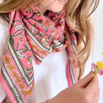 SO FAMILY Foulard Dheli Cerise.