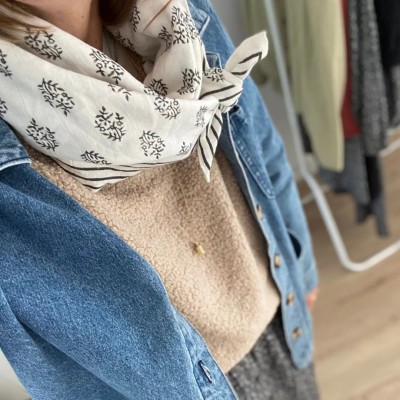 SO FAMILY Foulard Delhi Latte.