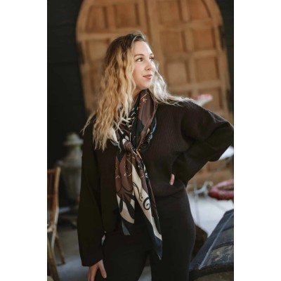 Shanna Foulard Carré Love Choco.
